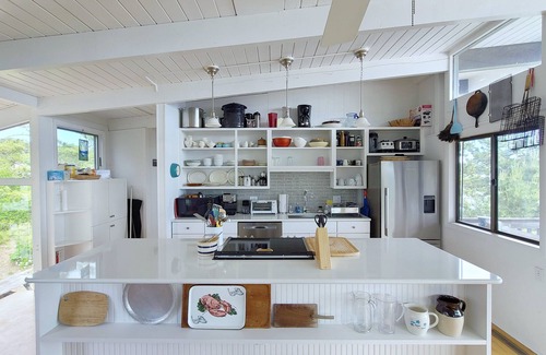 Indian Neck Heights House | Indian Neck 5BD Waterfront-A/C, Stairs to Bay Beach, Tennis, Amazing Sunset & Water Views