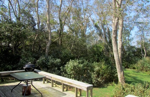 Indian Neck Heights House | Indian Neck Cottage with Beautiful Views (1310)