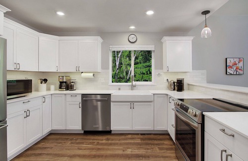 Indianola House | Indianola Cedar House - New Build 2024, Wraparound Deck + Quality finishes