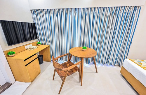 Pune Hotel | Indie Stays Studio Kharadi