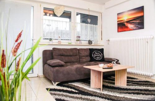 Bitburg Apartment | INDIVIDUAL APARTMENTS - Zentrale, ruhige Wohnung in Innenstadt - Küche, Parkplatz, Terrasse, SmartTV, Netflix
