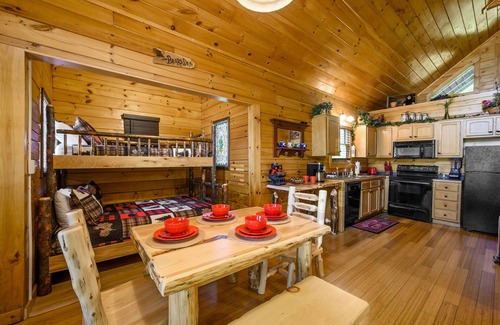 Pigeon Forge Cabin | Indoor Heated POOL, Pet Friendly, Arcade, Sauna, Amazing Views, Hot Tub, WIFI