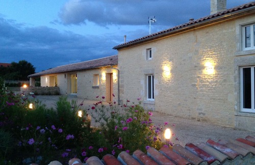 Bouille-Courdault House | Indoor swimming pool