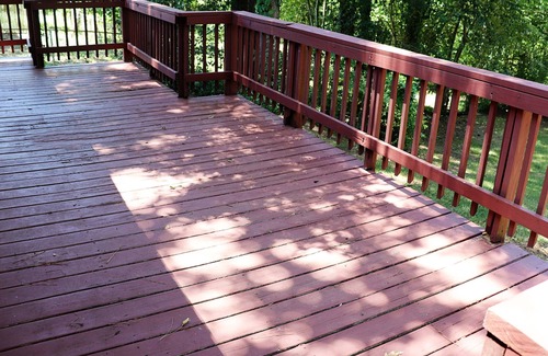 Macon House | Indoor Tikibar Up to 8 guests plus pet, fenced backyard in North Macon 4bd 2ba