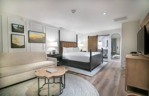 Midway Hotel | Indulge in Comfort in this relaxing Haven w/Resort amenities near Scenic Trails