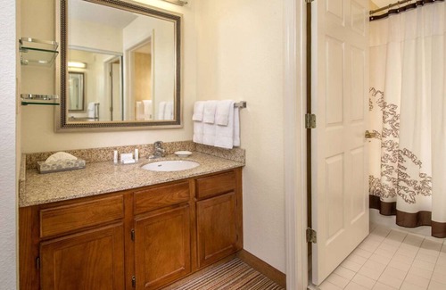 Charleston Hotel | Indulge in Home-Like Comfort! Pet-Friendly, Close to East End Historic District