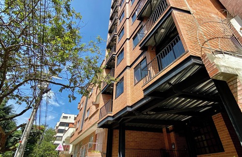 Florida Nueva Apartment | Industrial architectured Apt in the heart of Laureles with beautiful valley view