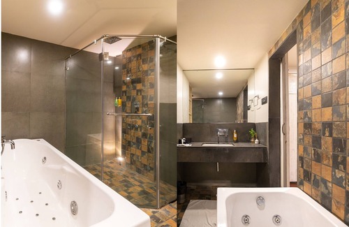 Indore Hotel | Infiniti Hotel & Spa