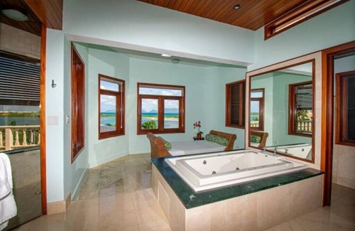 West End Village Villa | Infinity at Sheriva Villas/Ocean-view with 2 pools, 2 Jacuzzis/5-Star Servicenn