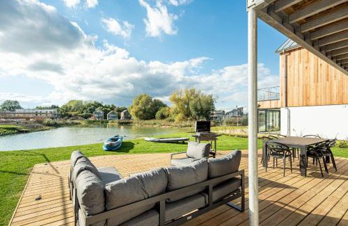 Cirencester House | Infinity Lodge ML05 Lower Mill The Cotswolds
