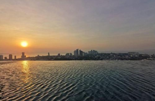North Pattaya Apartment | Infinity Pool at Pattaya Posh