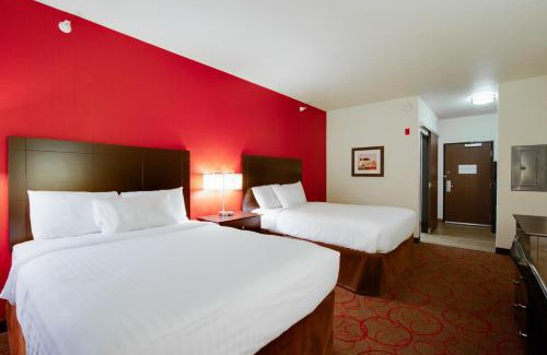 Watford City Hotel | Inn at Hunters Run