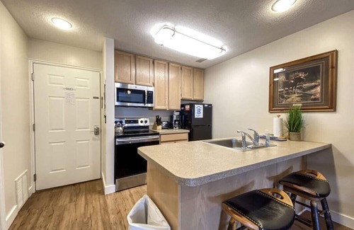 Harbor Village Condo | Inn Building Condo#113 - Ground Level, Pool Side