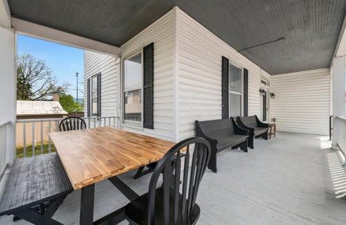 Luray House | Inn Luray, Walkable Greenway, Caverns and Park