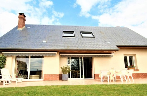 Mesnieres-en-Bray House | Inn Mesnières-en-Bray, 3 bedrooms, 6 people