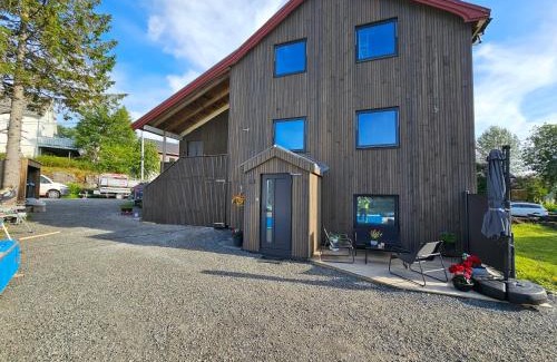 Svolvaer Apartment | Innholdsrik og koselig leilighet i Svolvær Lofoten