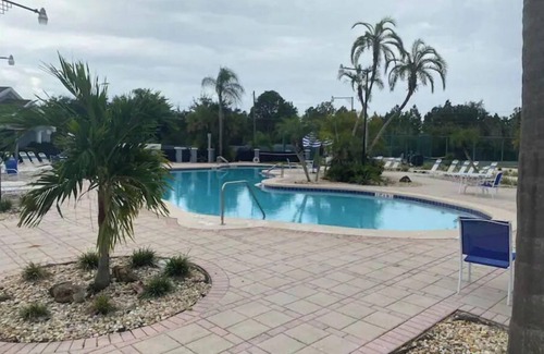 Regal Palms House | Insta-worthy getaway near Disney w/free parking!π