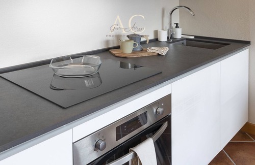 Villa Dalegno Apartment | InstaView - One Bedroom Apartment, Sleeps 4