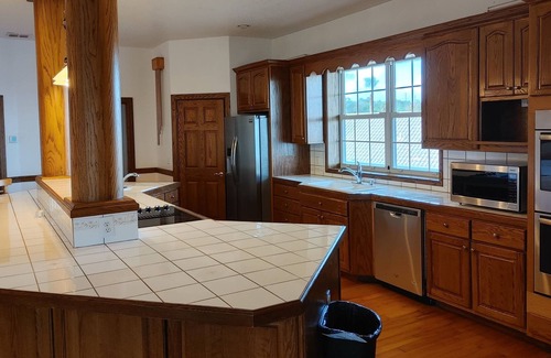 Tropic House | Inter-Coastal with pool Large Kitchen 3BR sleeps 13