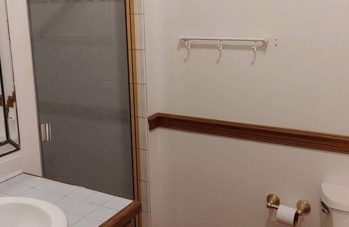 Tropic House | Inter-Coastal with pool Large Kitchen 3BR sleeps 13