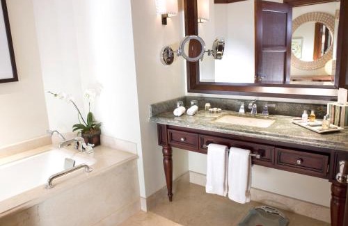 Escazu Hotel | InterContinental Costa Rica at Multiplaza Mall by IHG