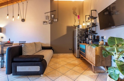 Somma Lombardo Apartment | INTERIOR 13 - Coffee, Wifi & 15 min to MXP - Cozy Apt with all the comforts