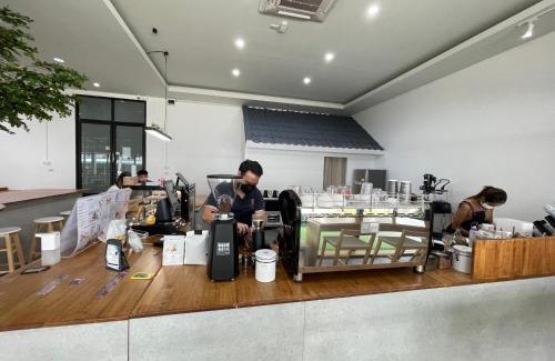 Bang Sao Thong Apartment | InterView Bangna