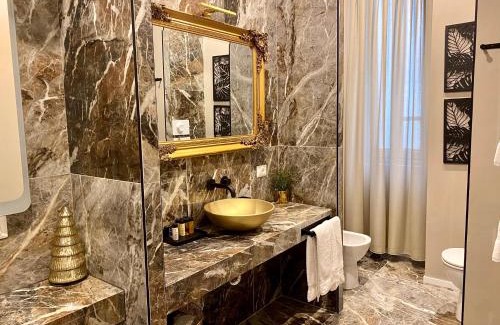 San Babila Apartment | INTOMILAN I Design Apartment in the Heart of Milan