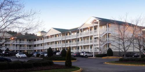 Sand Ridge Hotel | InTown Suites Extended Stay Birmingham AL - Lakeshore Parkway