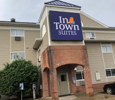 Parkdale Hotel | InTown Suites Extended Stay Cincinnati OH - Fairfield