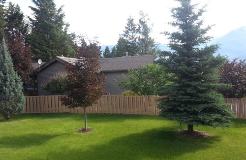 East Kootenay House | Invermere 4 Br Mtn/Lake View Home! Walk to Beach/Town*Aug $199/Nt; Sept $149/Nt*