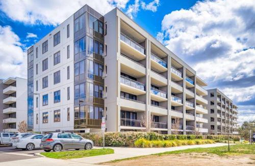 Barton Apartment | Inviting 2BR by Lake Burley Griffin and Shops - Hosted by Canstay
