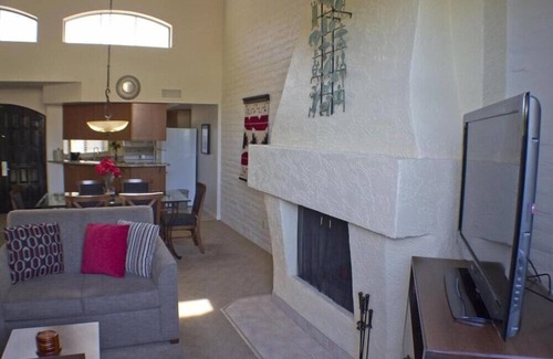 Arcadia Hotel | Inviting 2BR Condo with Tennis Courts in Scottsdale