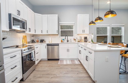 Highland Park Cottage | Inviting 4br/2ba Near Downtown & Riverwalk