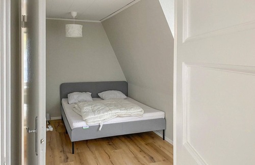 Overum House | Inviting cottage with beautiful garden in Överum.