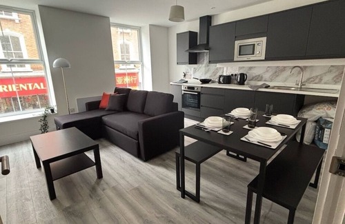 Northampton Apartment | Inviting 2 Bed Apartment - Wi-Fi