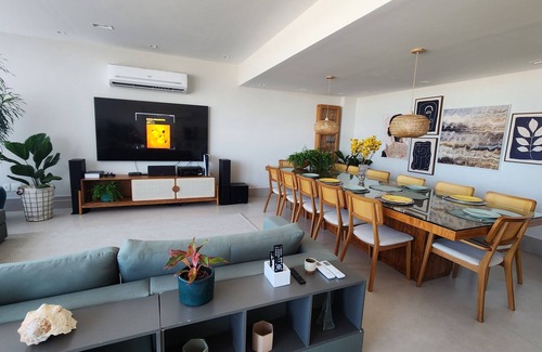 Ipanema Apartment | IPANEMA IN YOUR LIVING ROOM. Your panoramic view of the best of Rio de Janeiro