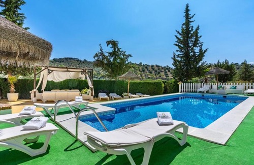 Montefrio House | Iratxe Montefrío by Ruralidays