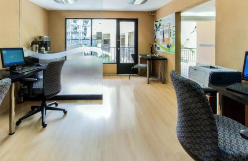 San Jose Hotel | Irazú Hotel & Studios