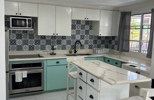 Orange Bay House | Irie Vibes - Private 2 bedroom villa by the sea.