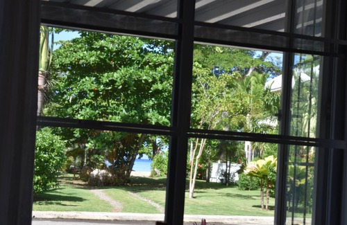 Orange Bay House | Irie Vibes - Private 2 bedroom villa by the sea.