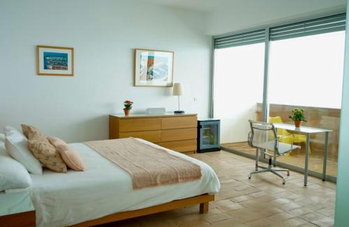 Atlanterra Bed & Breakfast | Iris Zahara