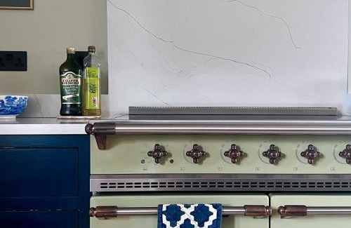 Frome House | Iron Mill House - Riverside Hot Tub - Frome