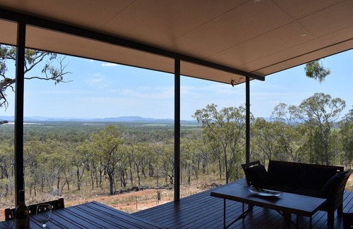 Dimbulah House | Ironbark House Dimbulah: Boutique Two Bedroom House looking over the Outback