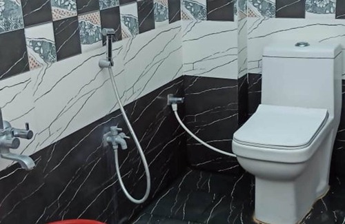 Rajkot Hotel | iROOMZ Suchira Lodge