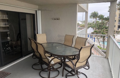 Stuart Condo | IRP Beachfront Paradise - Pets Welcome! Ocean Club Members - golf/tennis/fitness