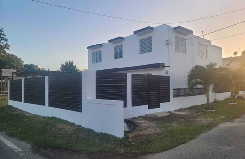 Isabela House | Isabela Escape House - Pool. Cozy. Full A/C. 8-10 Guest