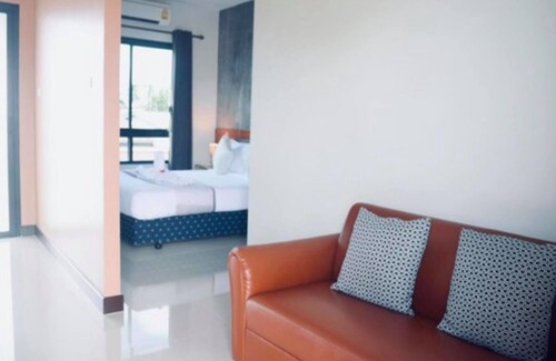 Bang Tao Hotel | Isayarada Apartment