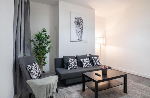 Barrow-in-Furness Apartment | `isimi Luxurious 4 bed 4 en-suite House Cumbria