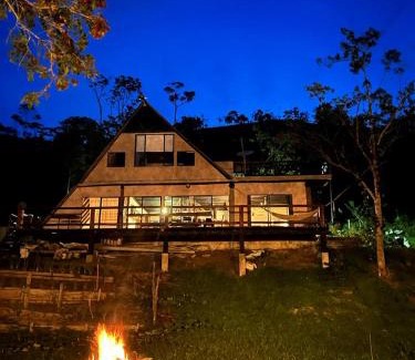 Yolombo House | Isla Escondida Maceo Finca Hotel y Restaurante